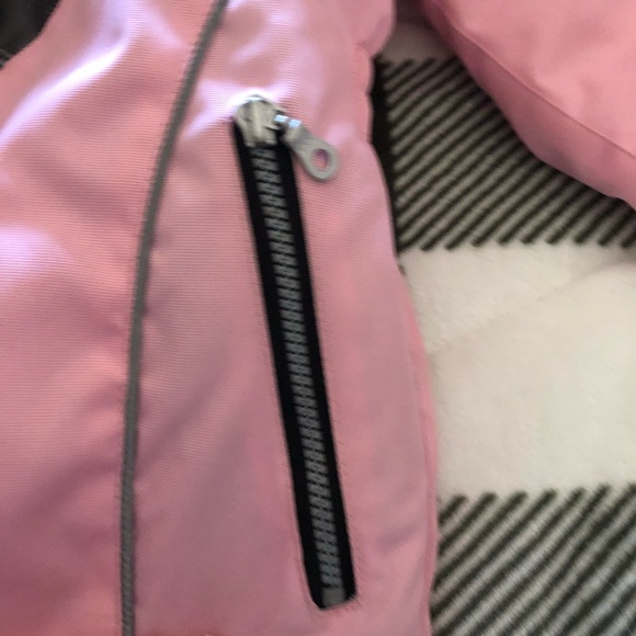 Ladies pink lined winter coat. - Picture 10 of 14